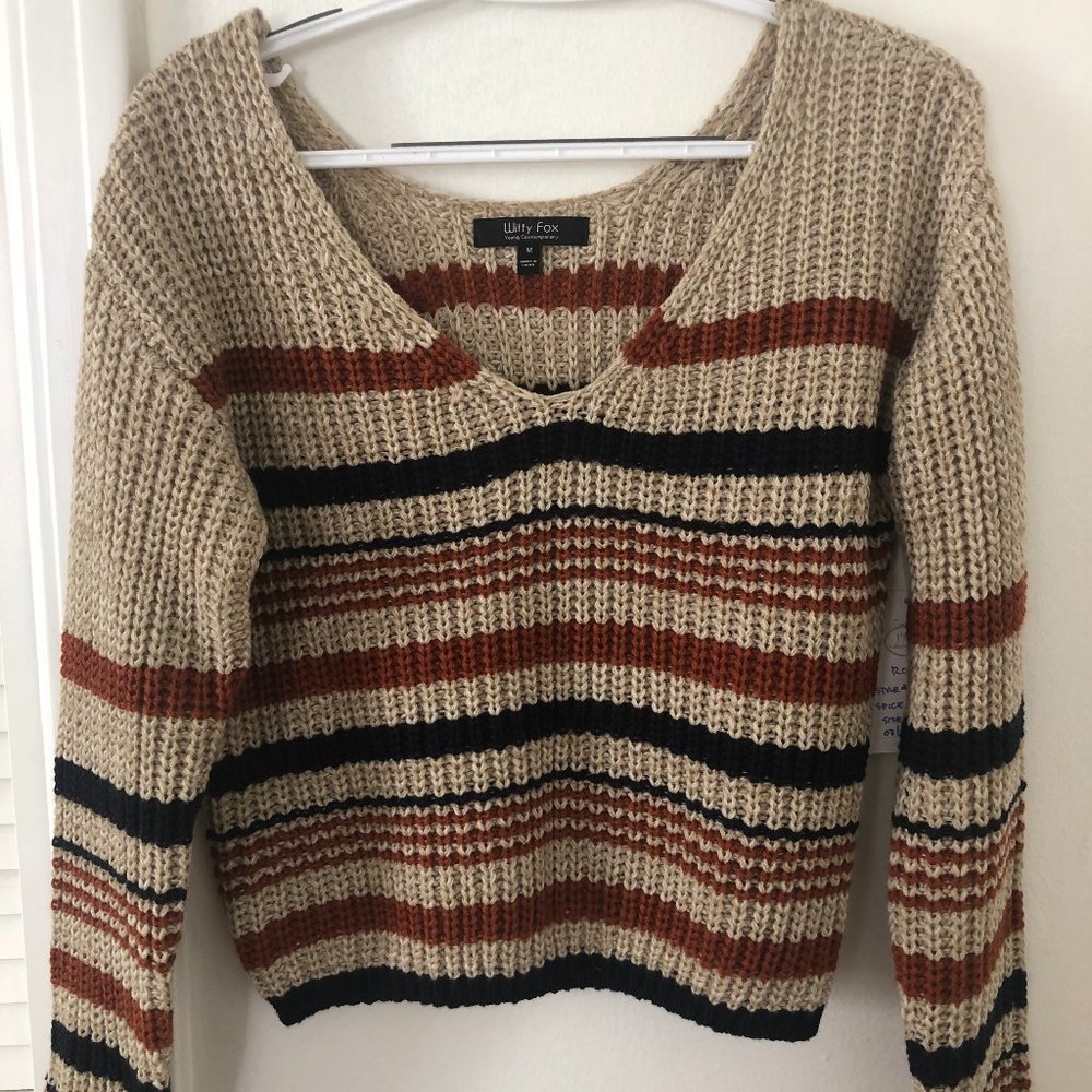 this sweater is very beautiful and the nice color match